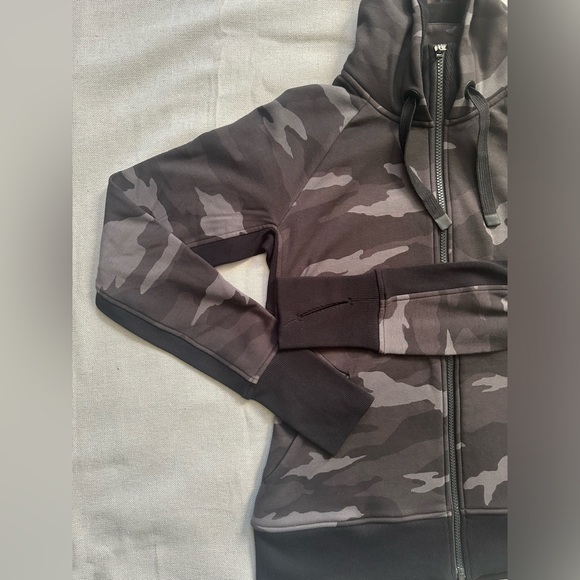 Athleta Triumph Camp Zip Up Hooded Sweatshirt - Picture 6 of 8